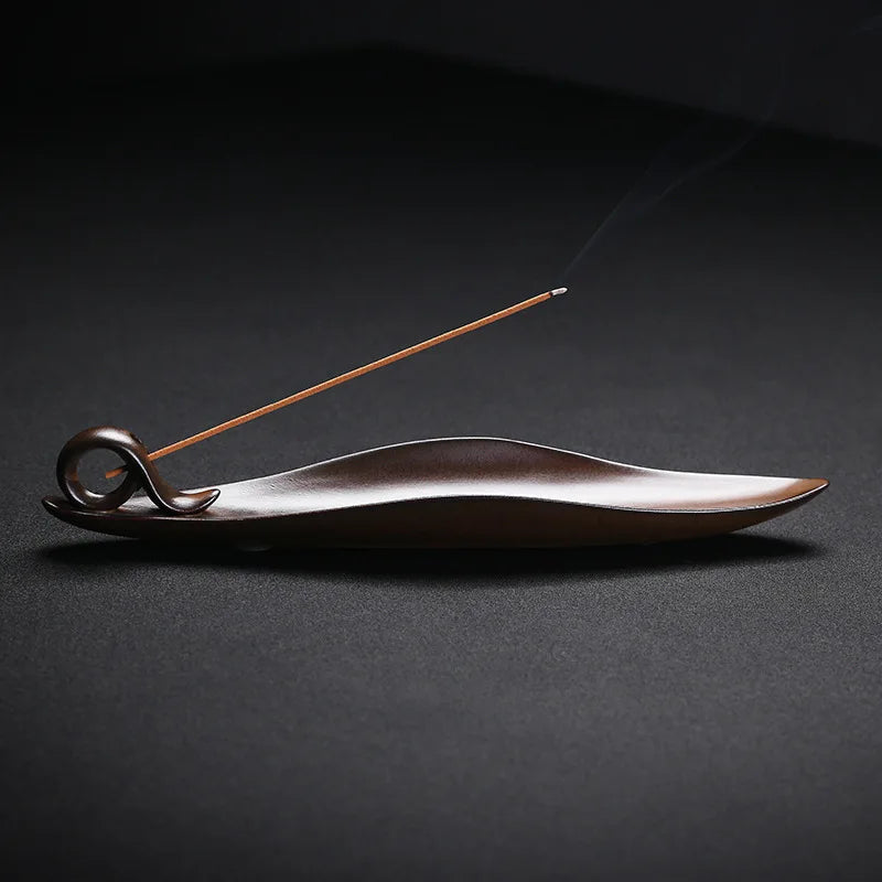 Quemador de incienso de cerámica creativo hecho a mano, soporte para palo de incienso, adorno para el hogar, barco de hojas, utensilio de incienso para interiores