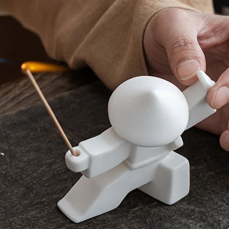 Soporte de incienso, diseño de estatuilla samurái, cerámica delicada y llamativa, duradero, práctico, quemador de incensario de mesa para el hogar, decoración del hogar