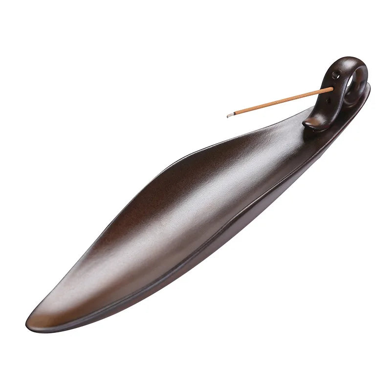 Quemador de incienso de cerámica creativo hecho a mano, soporte para palo de incienso, adorno para el hogar, barco de hojas, utensilio de incienso para interiores